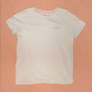 Vineyard vines t-shirt